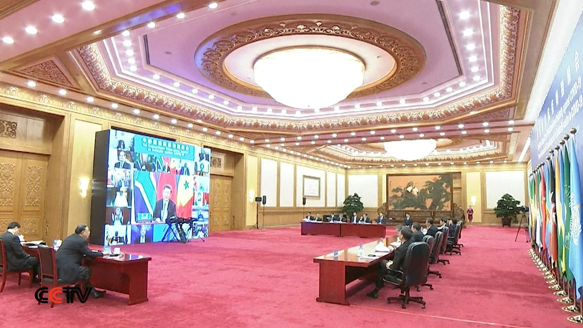 Xi presiede il vertice tra Cina e Africa e chiede solidarietà per sconfiggere il Covid-19