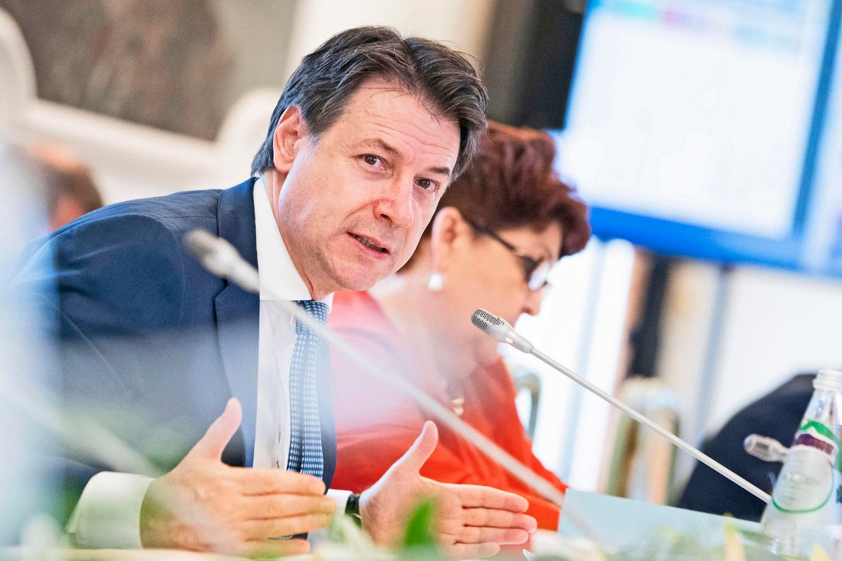 Giuseppi chiude il circo Stati generali e per coprire il flop prova il taglia Iva