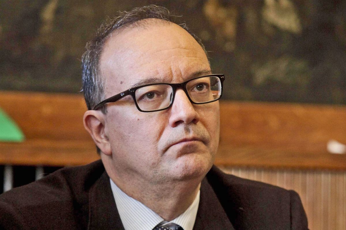 La Carta proibisce le porte girevoli. Chi fa politica deve lasciare la toga