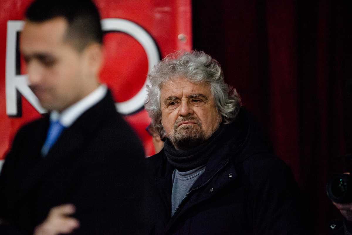 Peggio Salvini sul ponte o Grillo sui telefoni?