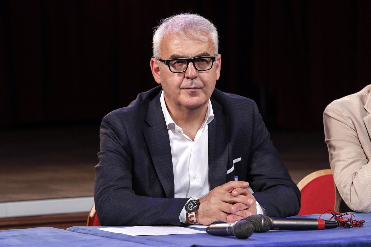 Mille genitori in piazza a Macerata per difendere il Convitto dal Miur