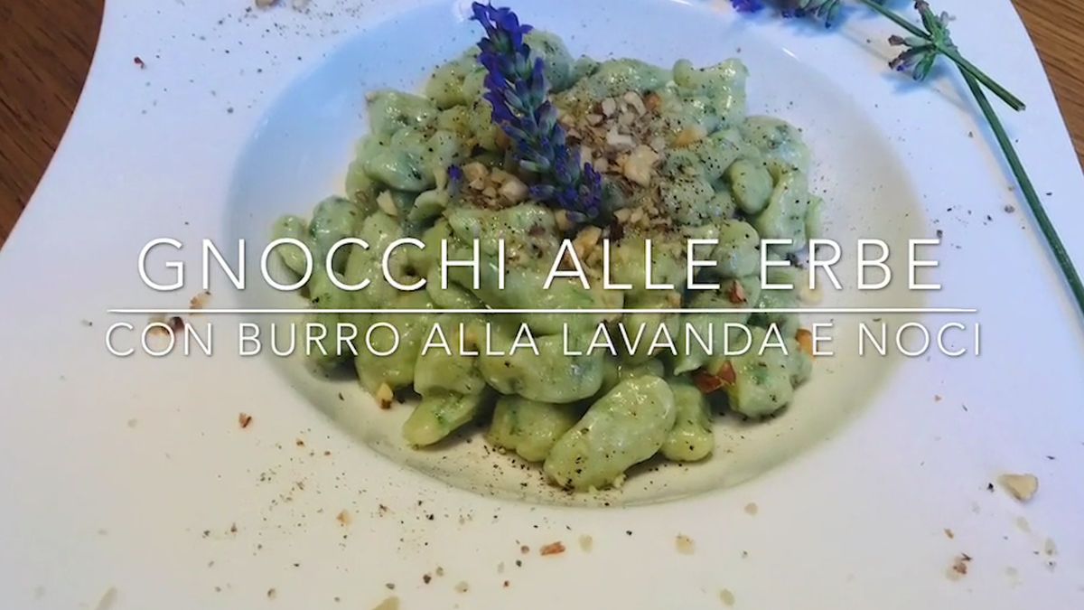 Cuciniamo insieme: gnocchi alle erbe con burro alla lavanda e noci
