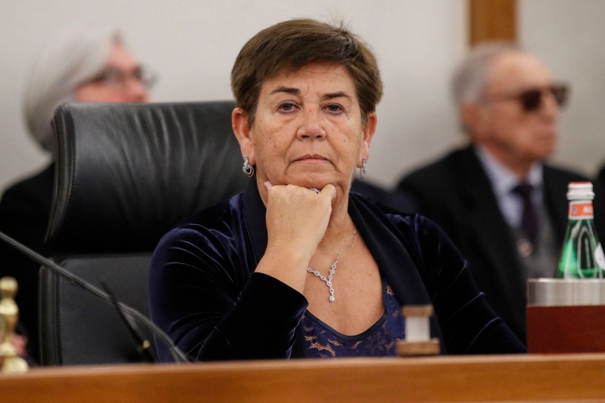 Magistrati pronti alla rivoluzione per avere viaggi e cellulari gratis