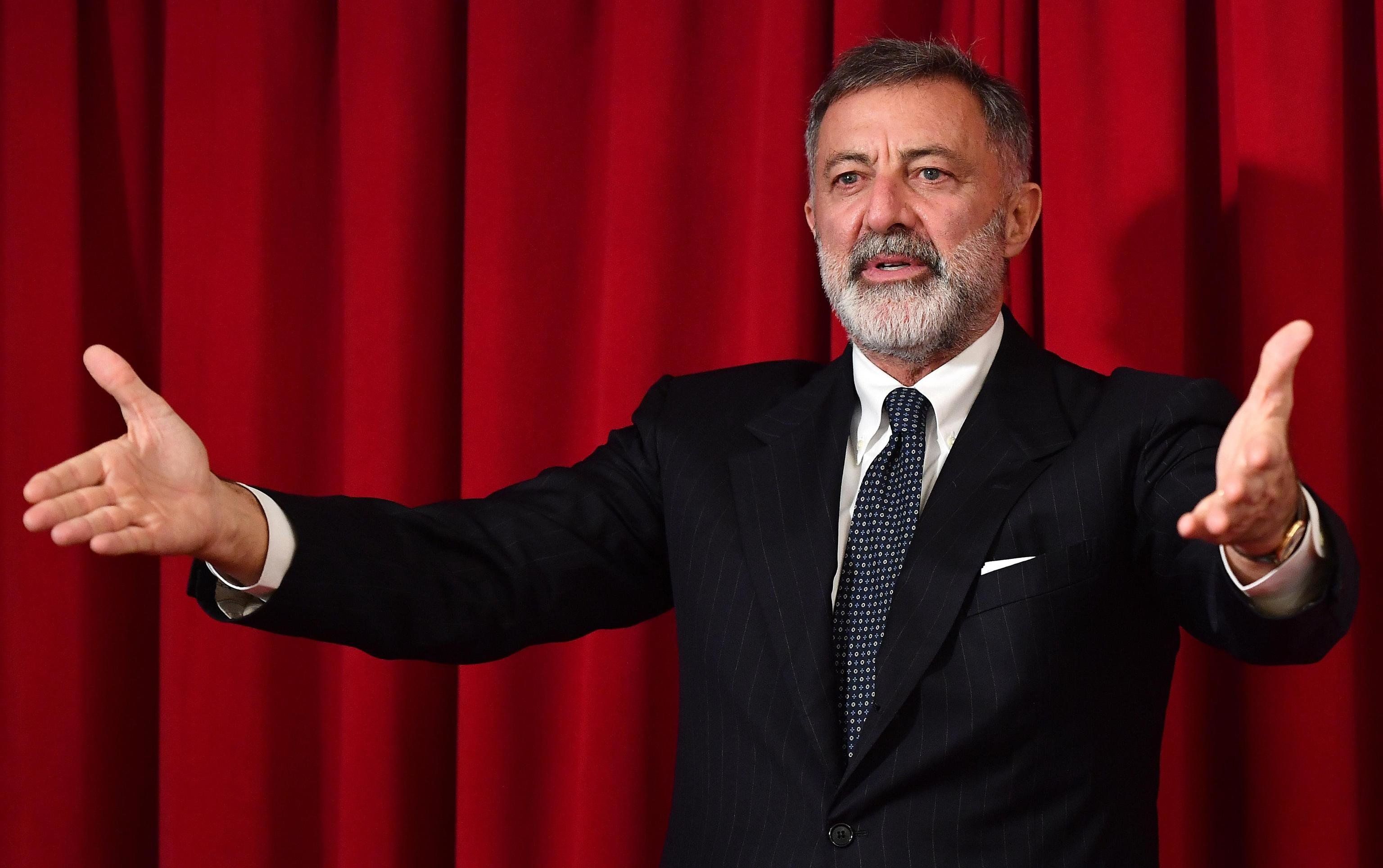 Luca Barbareschi: «Con la pandemia ha vinto Big Pharma»