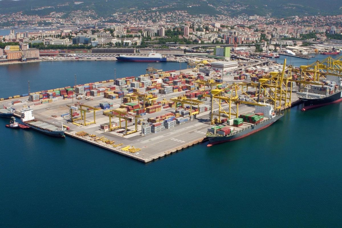 Sotto inchiesta o commissariati. Il fallimento della riforma Delrio sui porti italiani