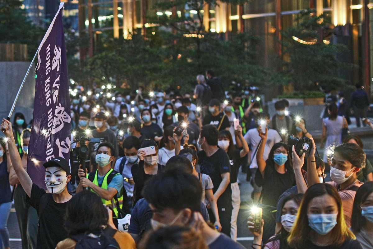 Effetti della cura cinese su Hong Kong. L’alta finanza è pronta a fare i bagagli