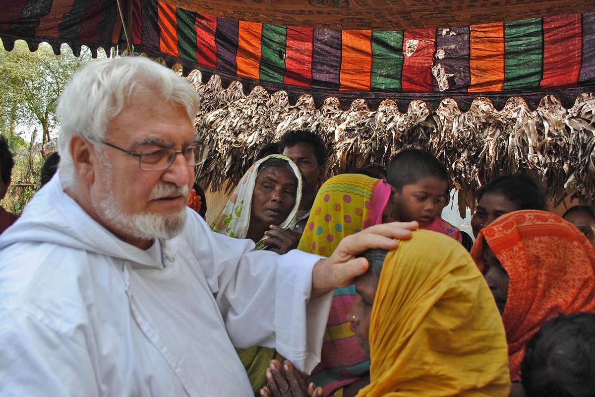 «Gli immigrati? Un miracolo fatto da Dio per darmi i soldi»