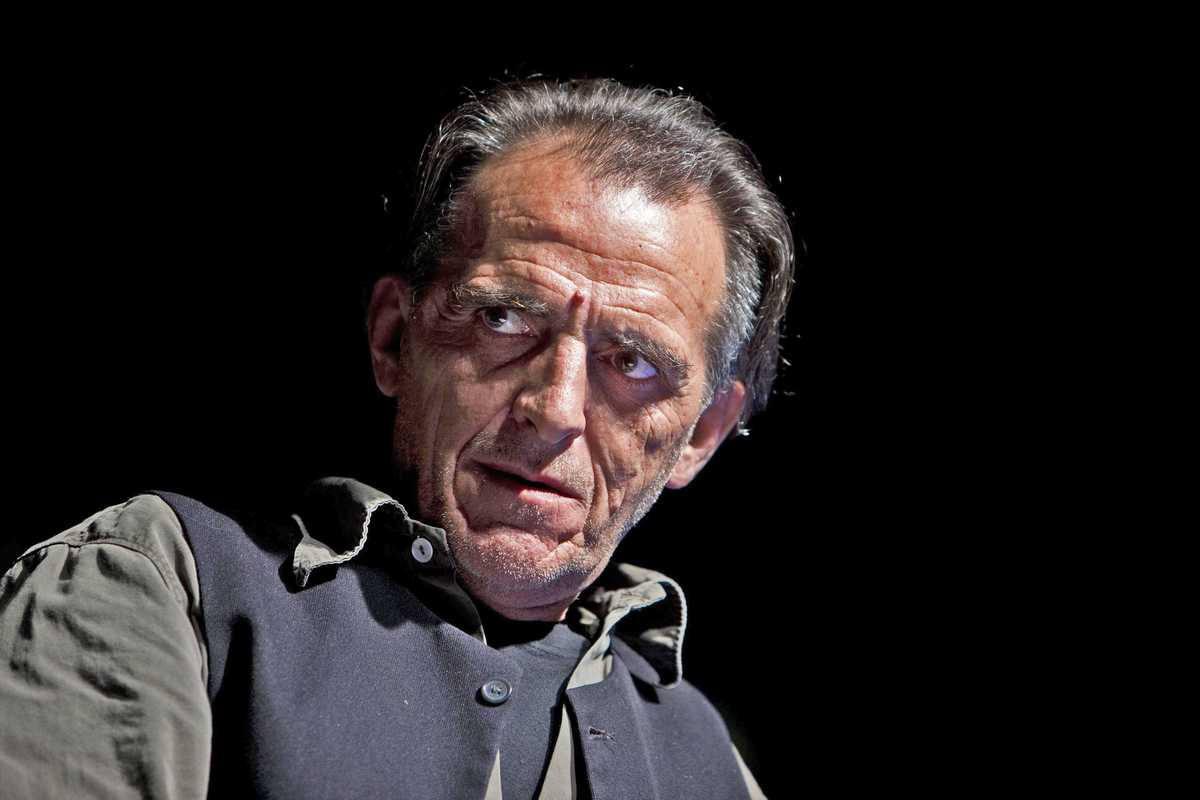 Noi sradicati, che viviamo aspettando Robot