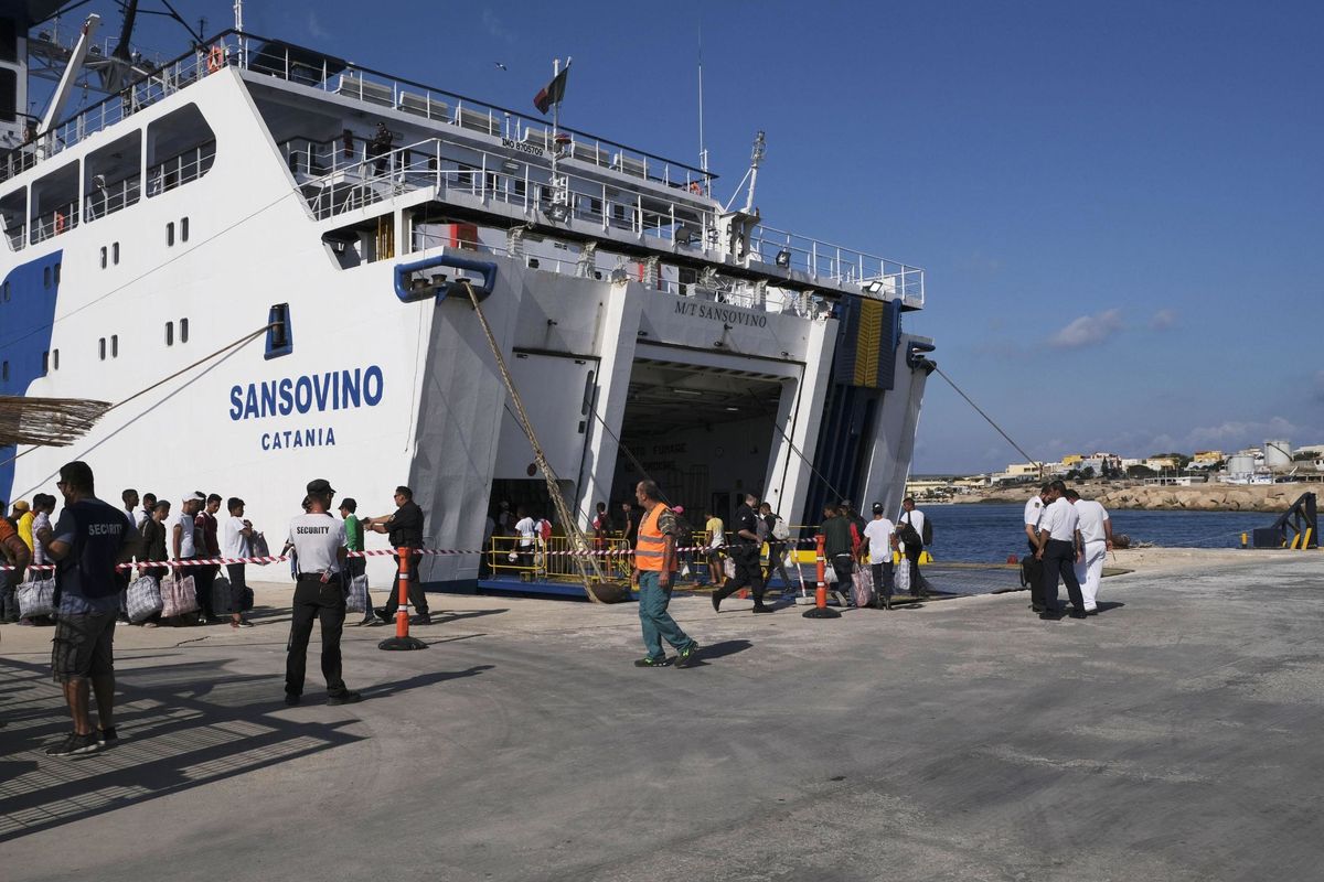 «I nostri immigrati lavorano in nero, lo Stato li coccola e noi risparmiamo»