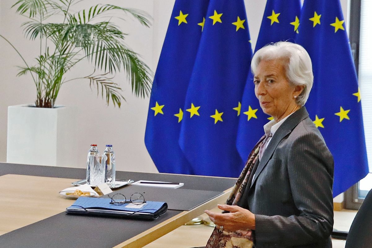 La Bce scommette sulle maxi fusioni e spinge a nozze sia Intesa che Mps