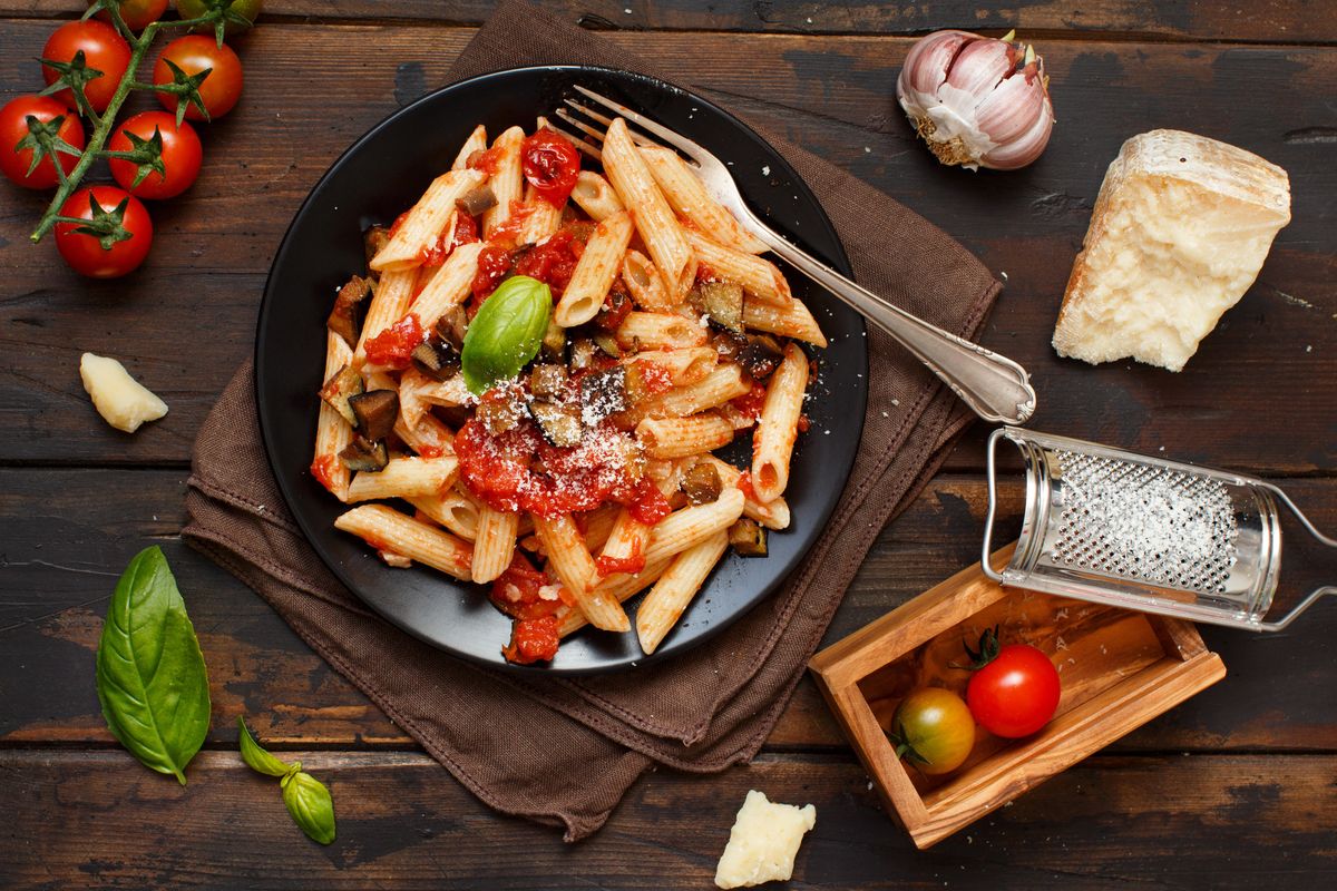 Cuciniamo insieme: pasta (fuori) Norma