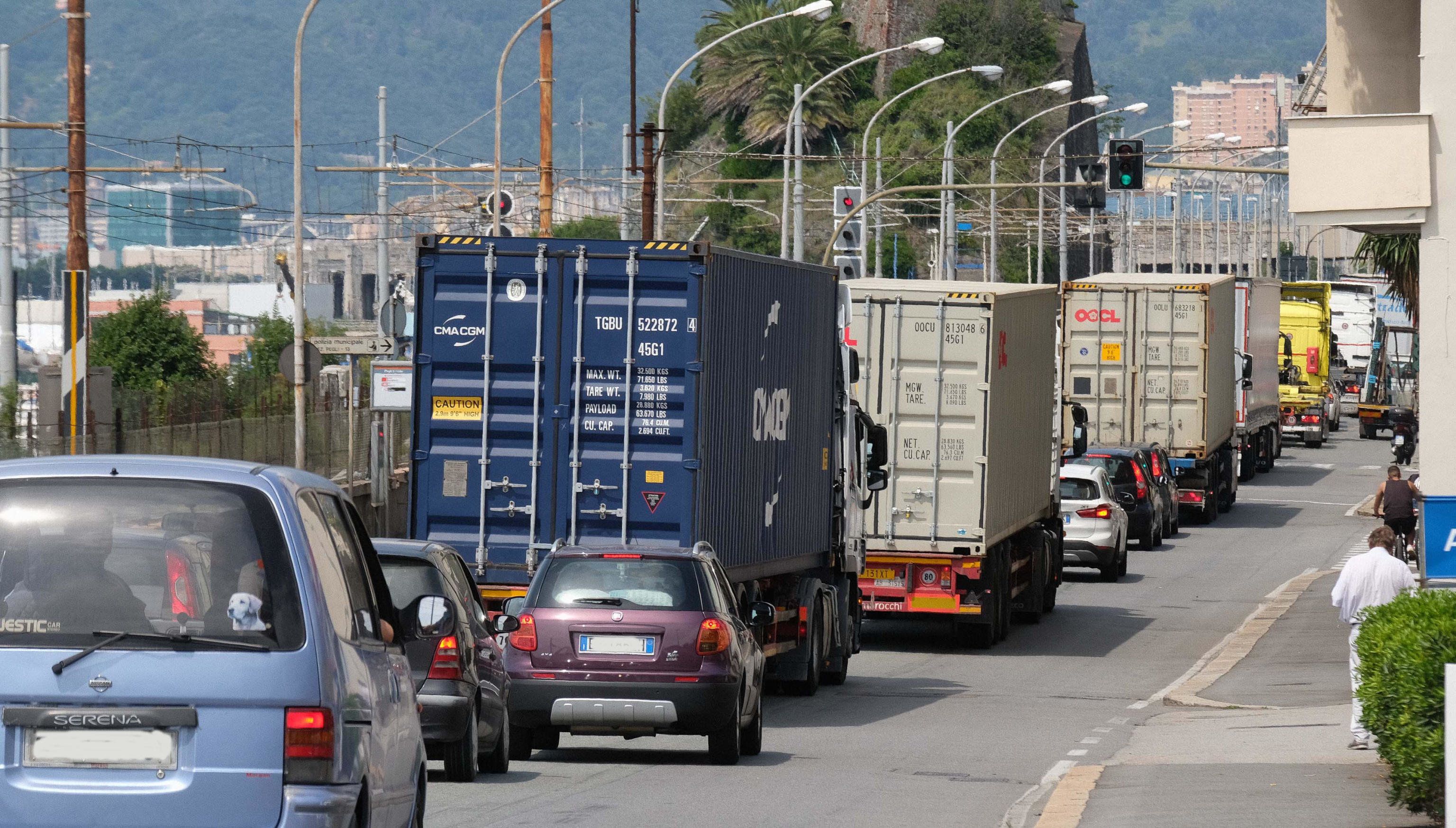 Autostrade in tilt e fregole green fermano i porti peggio del Covid