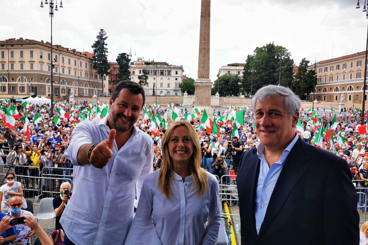 Il centrodestra unito conquista la piazza. Ma lo spettro del Mes aleggia fra i sorrisi