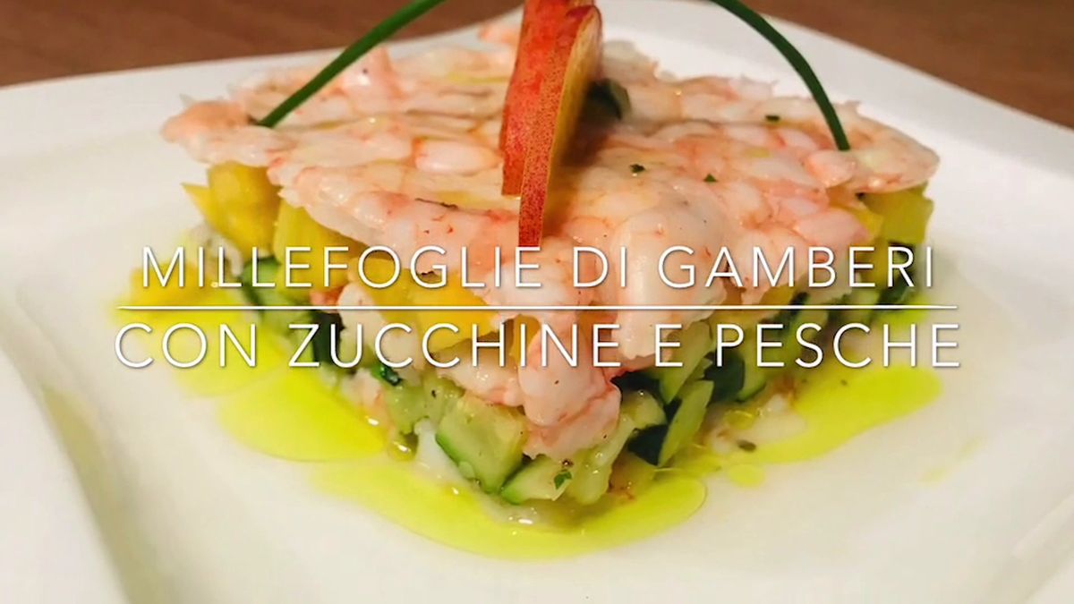 Cuciniamo insieme: millefoglie di gamberi con zucchine e pesche