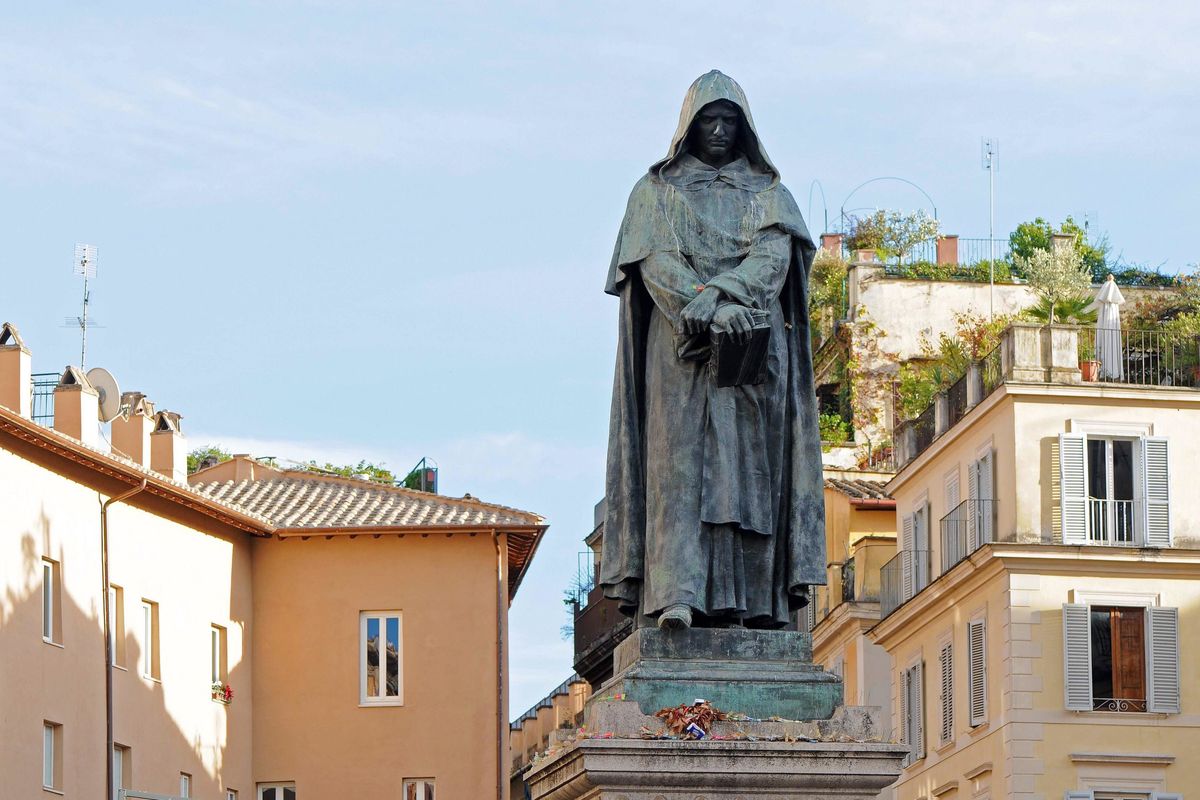 C’è ancora un rogo per Giordano Bruno ma per motivi opposti a 400 anni fa