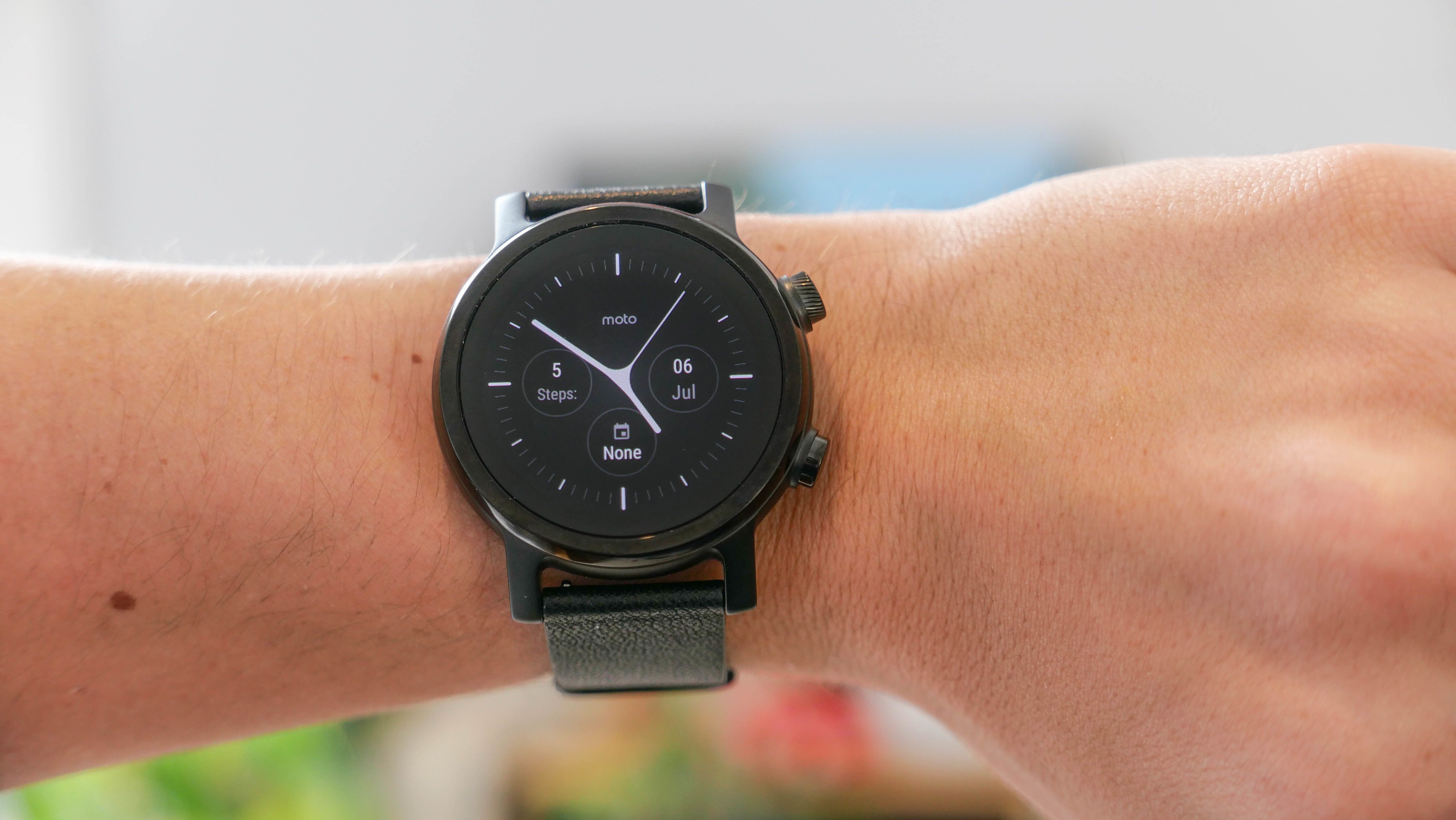 moto smartwatch 2019