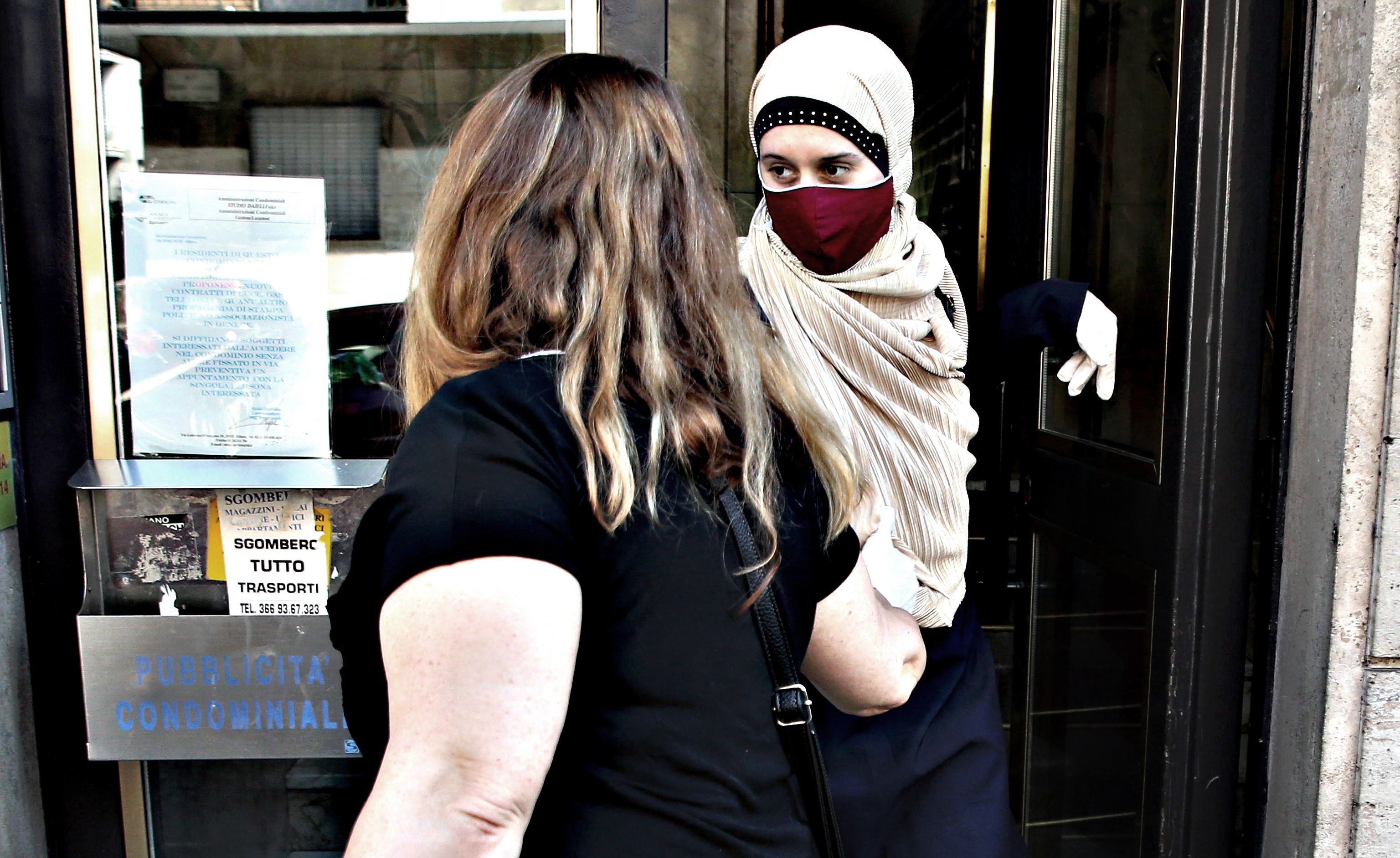 Silvia Romano fa la morale alle donne italiane