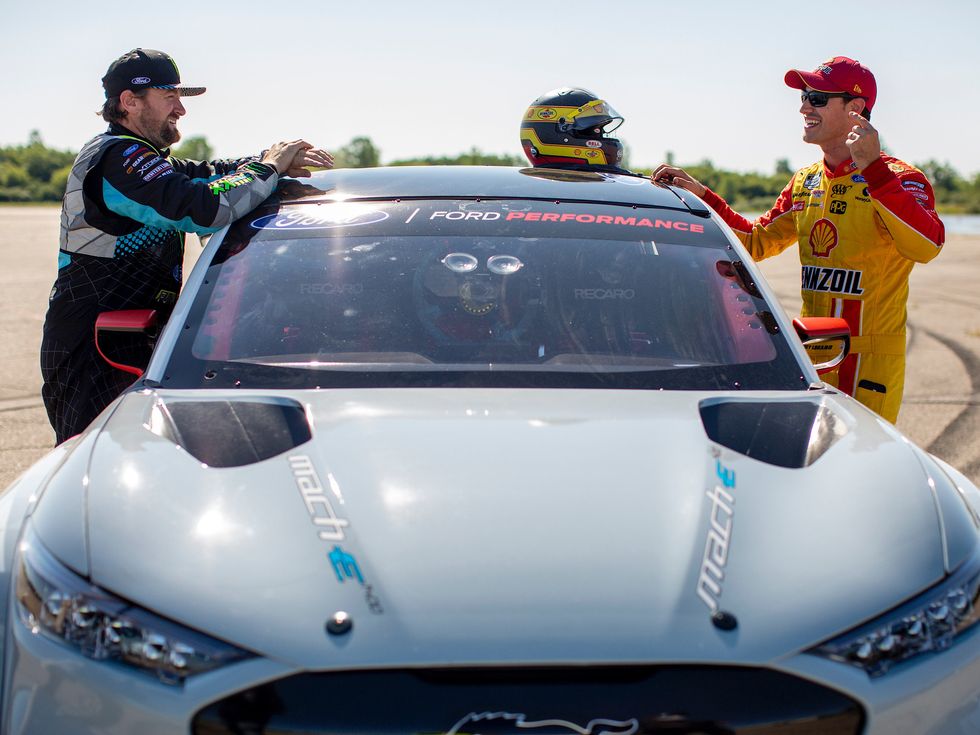 Watch Nascar S Joey Logano Drifts The Ford Mustang Mach E 1400 With Vaughn Gittin Jr Automotivemap