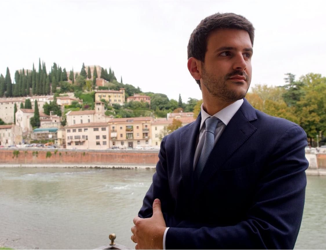 «Crolla il Pil e loro fanno marchette»