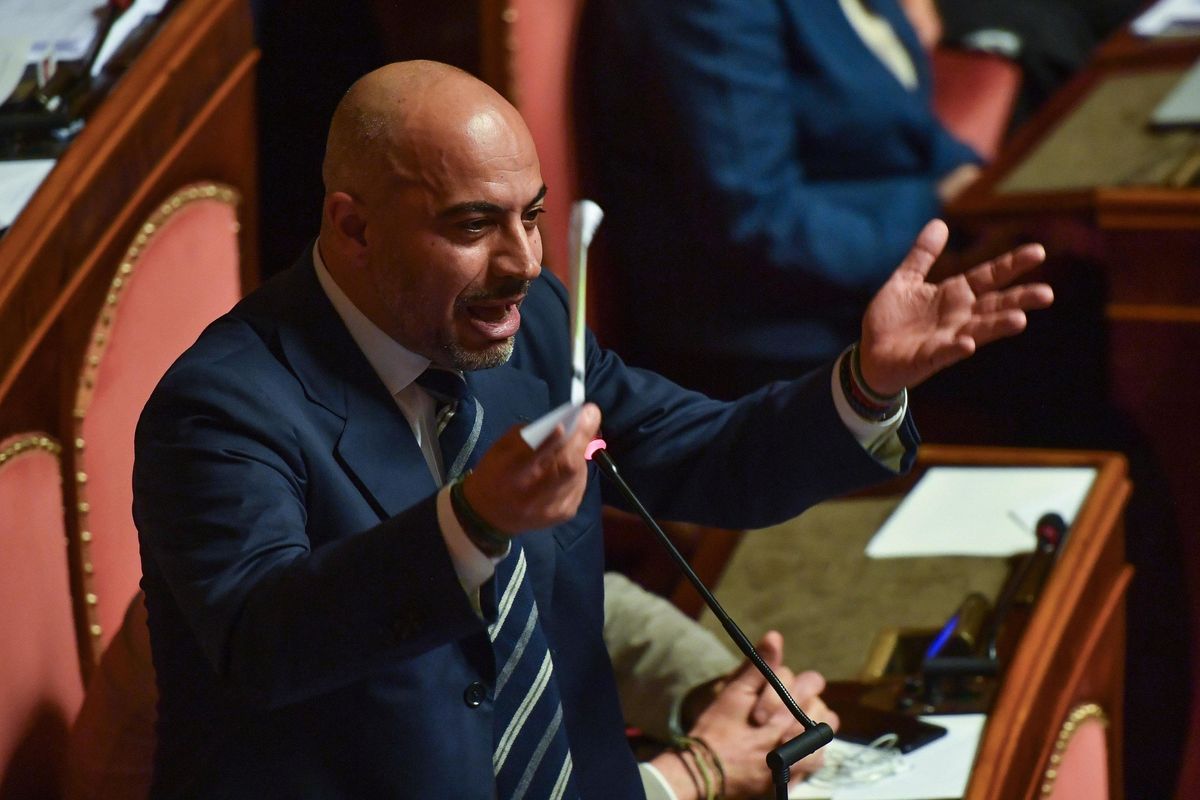 Gianluigi Paragone: «Neutralizzano il Parlamento e il Colle continua a tacere»