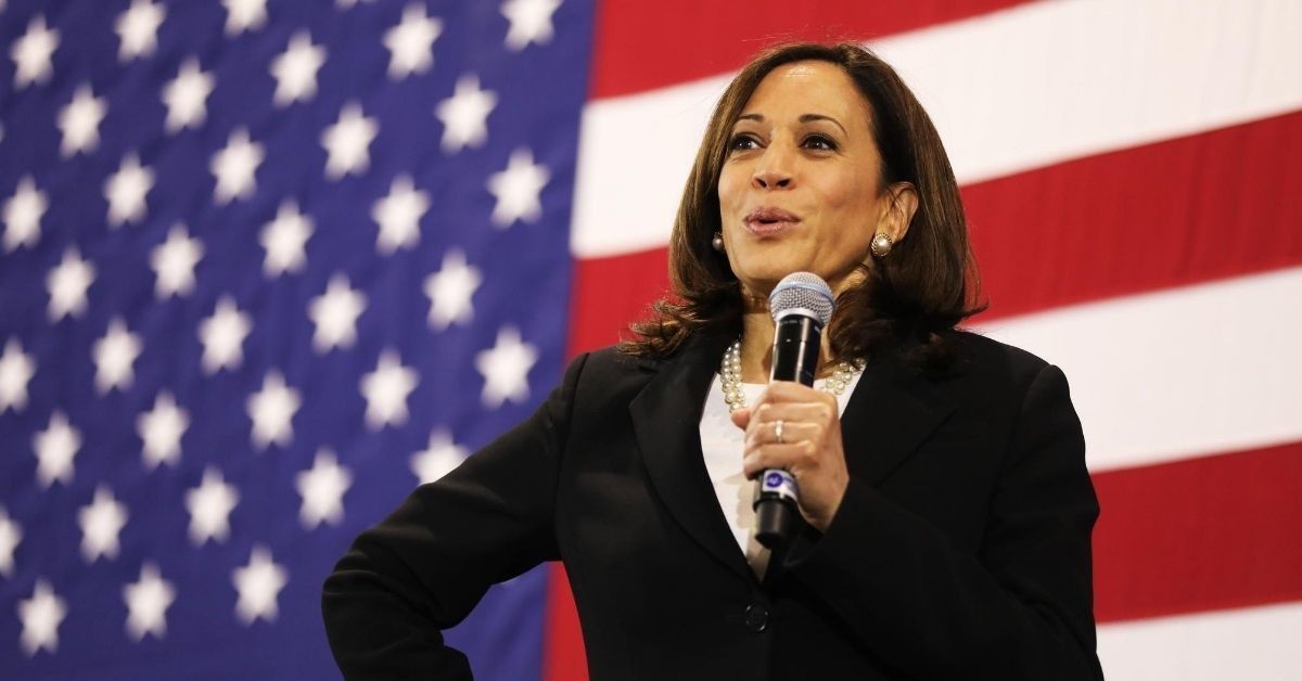 Kamala Harris Offers Perfectly Blunt Response After Trump Campaign Amplifies Birther Rumors