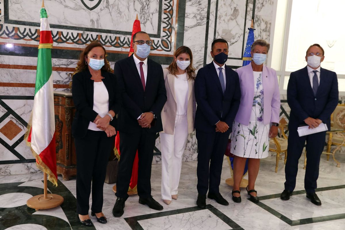 I pasticci sugli infetti dall’estero servono a proteggere i clandestini