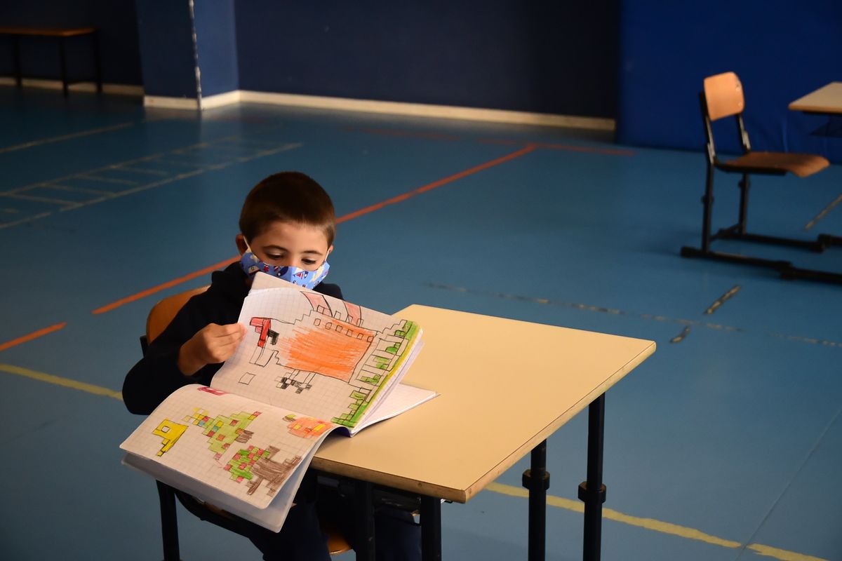 Presidi senza banchi ma con la grana dei possibili contagi