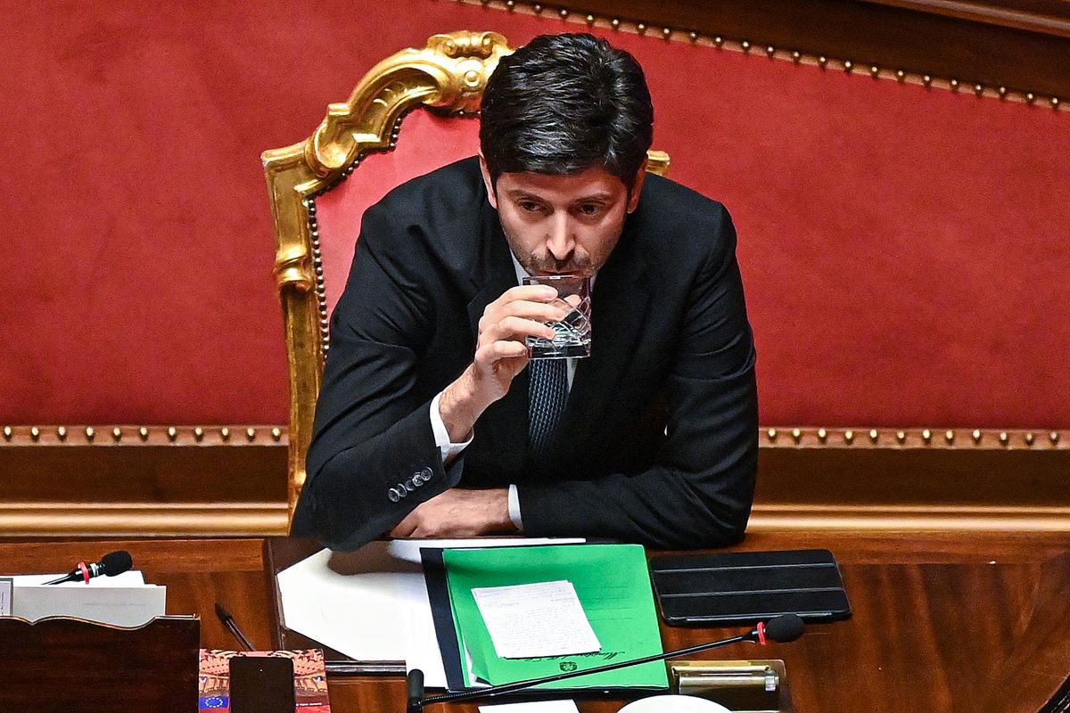 Le quattro anomalie dell’ordinanza che rinfocola il regime sanitario