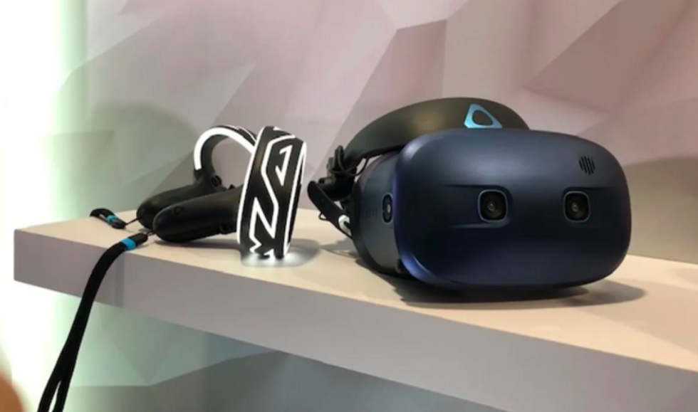 Vive Cosmos VR headset
