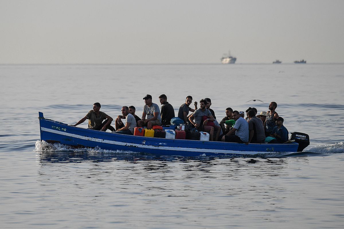 I nostri confini sono un colabrodo. E con gli immigrati arriva il virus