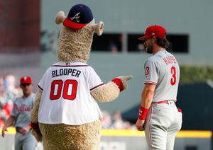 Braves mascot rips off shirt to show UGA jersey underneath