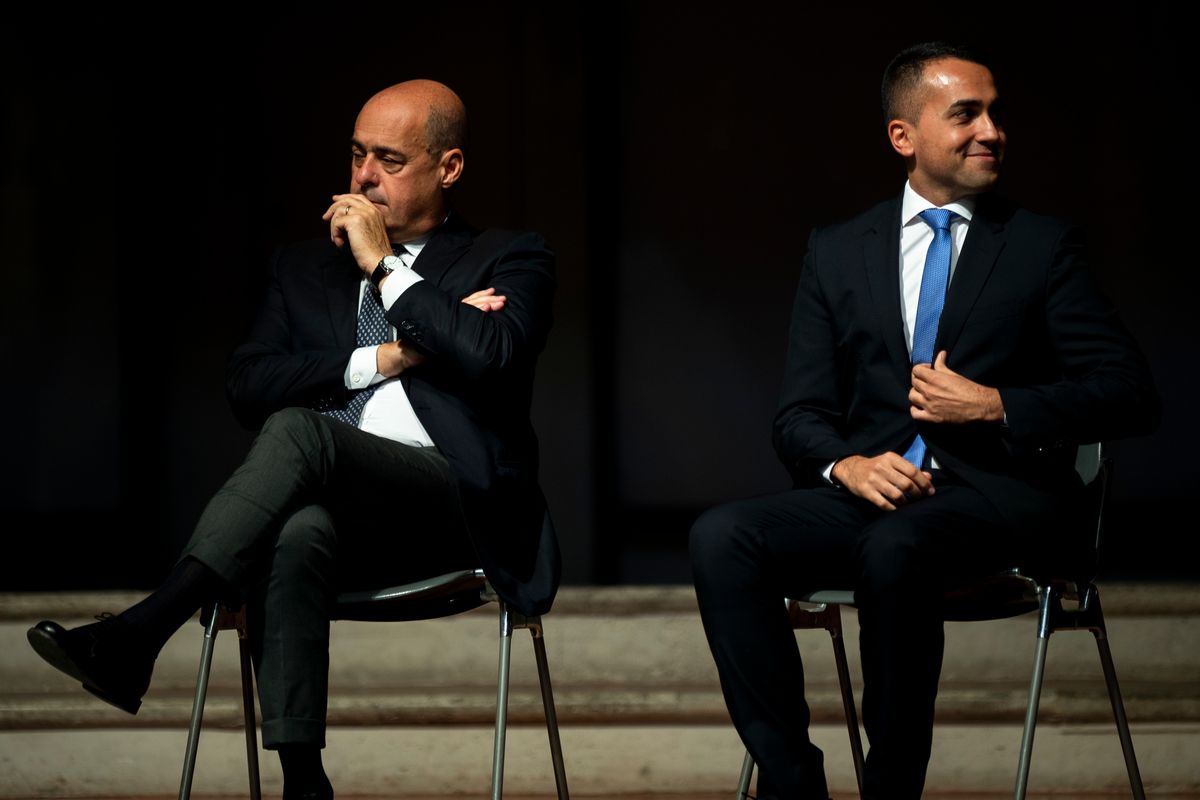 Chiamatelo Movimento 5 poltrone. Ma l’abbraccio col Pd sarà fatale