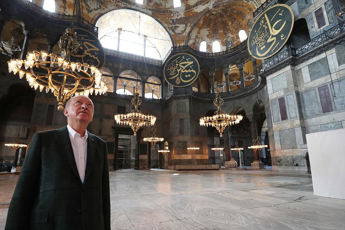 Il mega cavo Web si mette di traverso alla Patria Blu del sultano Erdogan