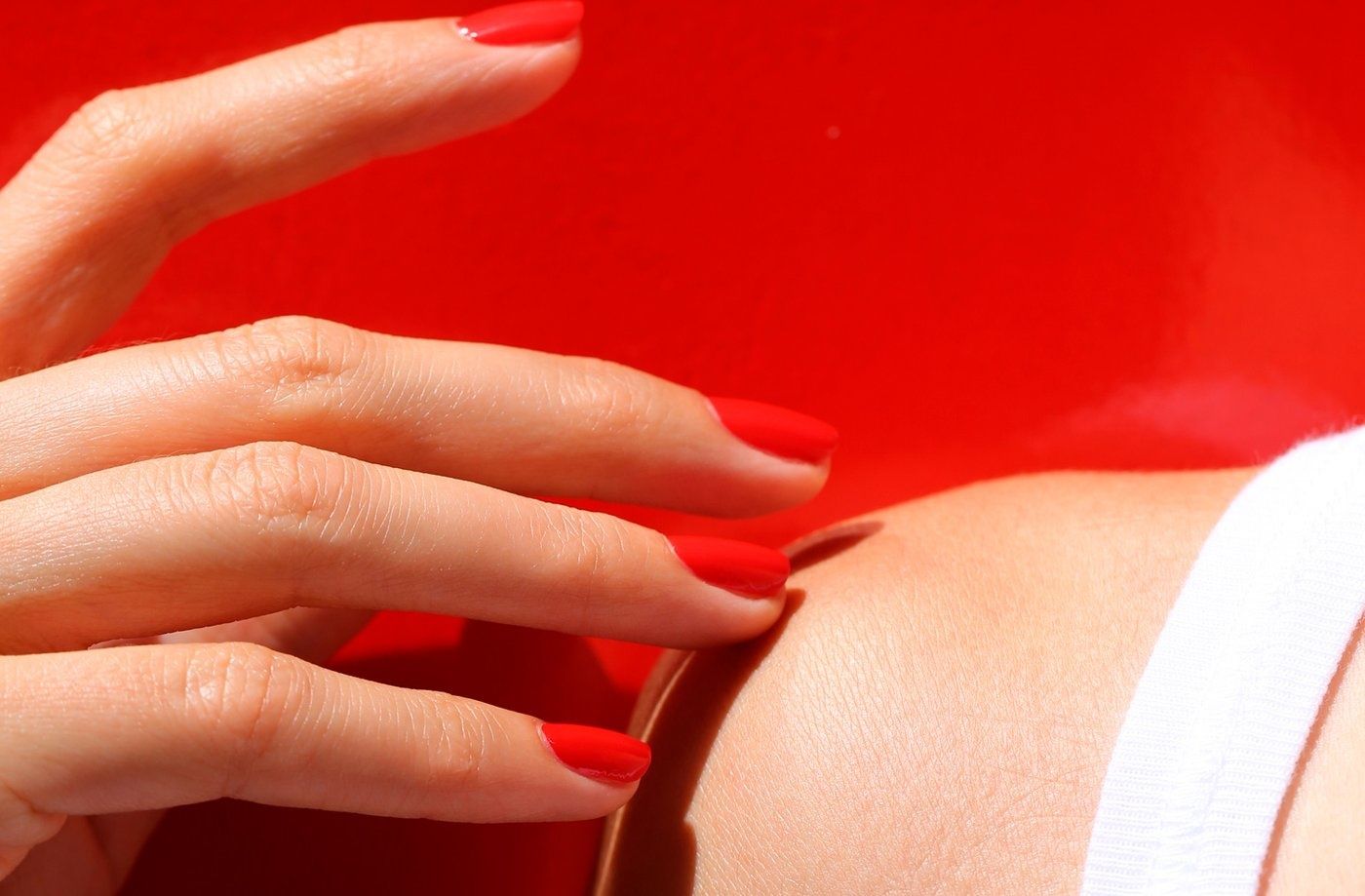 È finita l'era del «lipstick effect». Ora si punta sulle unghie