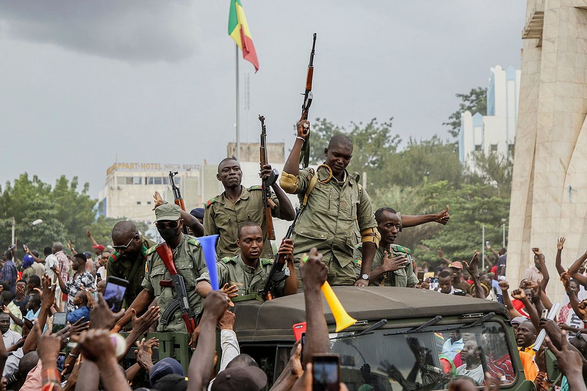La manina di Putin nel golpe in Mali per arginare le mire di Francia e Cina