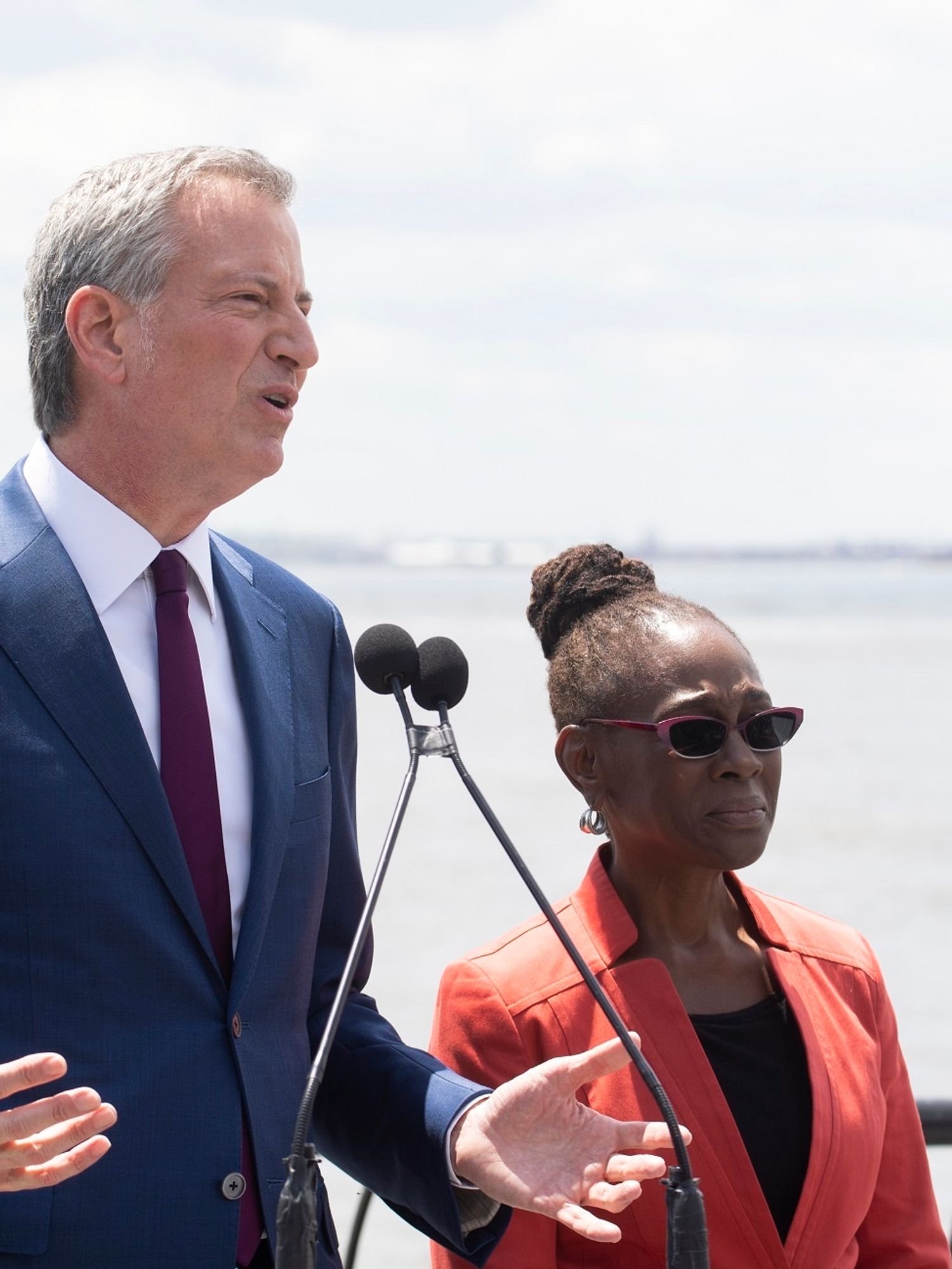 Nyc Mayor De Blasio Responds To Criticism Over Wifes 2m 14 Person