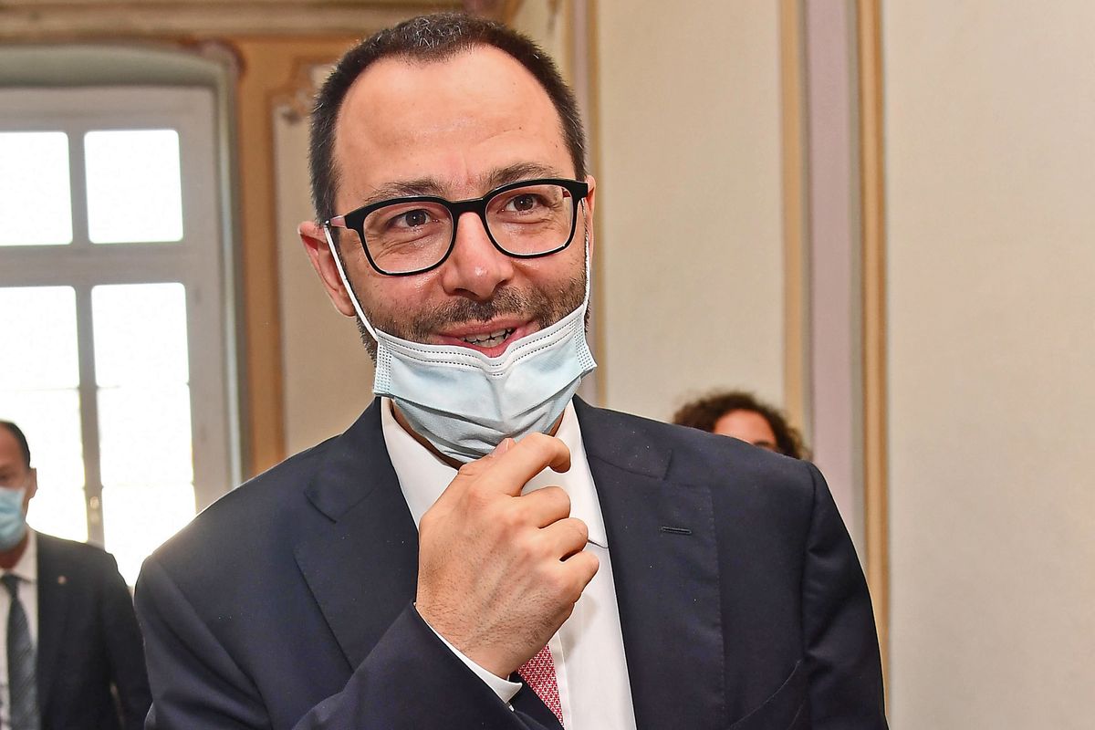 I 5 stelle forzano la mano sulla Rete unica di Tim per superare in corsa il Mef