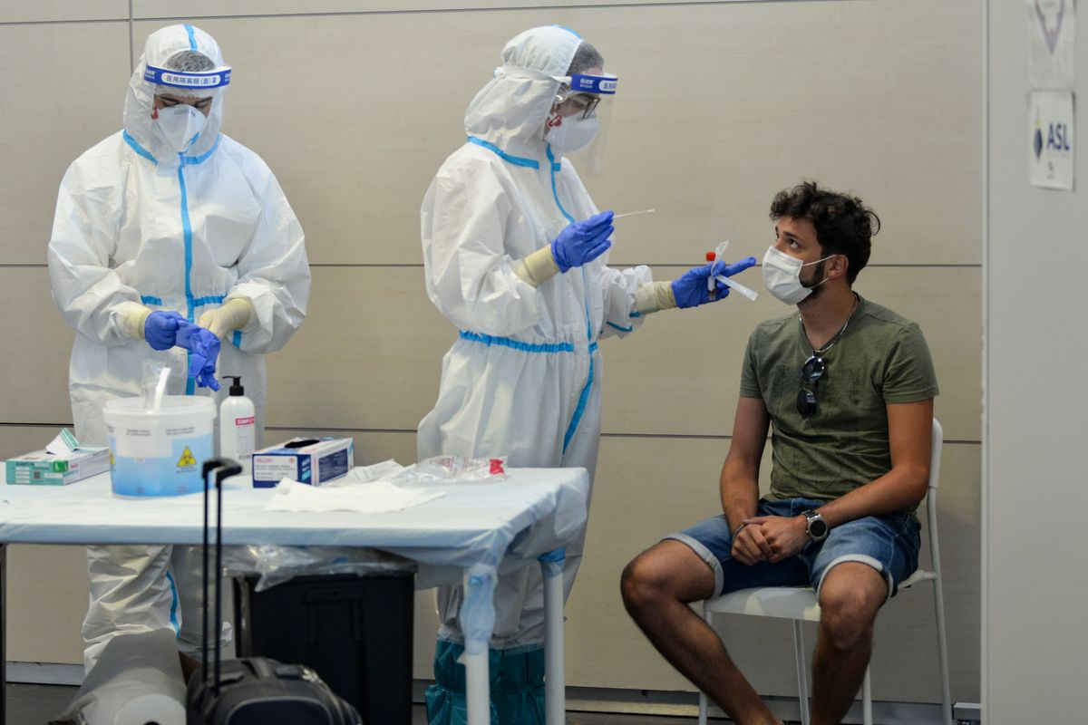 La gogna Covid scambia le vittime per untori