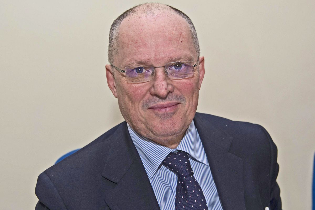 Lui incolpa i media. Ma è il vuoto politico a creare i Ricciardi