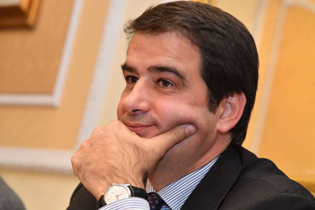 Naufraga l’inciucio tra grillini e dem