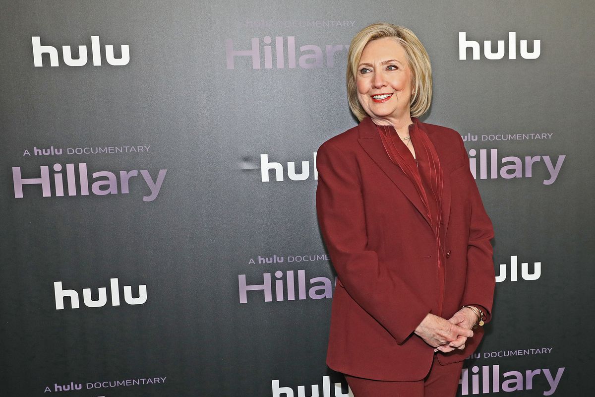 Ombre cinesi e finanziamenti esteri. La «spinta» dell’Fbi a Hillary Clinton