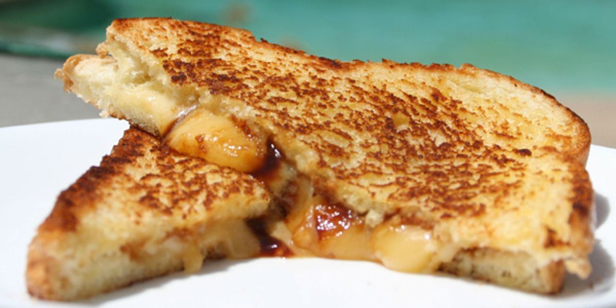 People Debate The Best Ways To Make A Grilled Cheese Sandwich