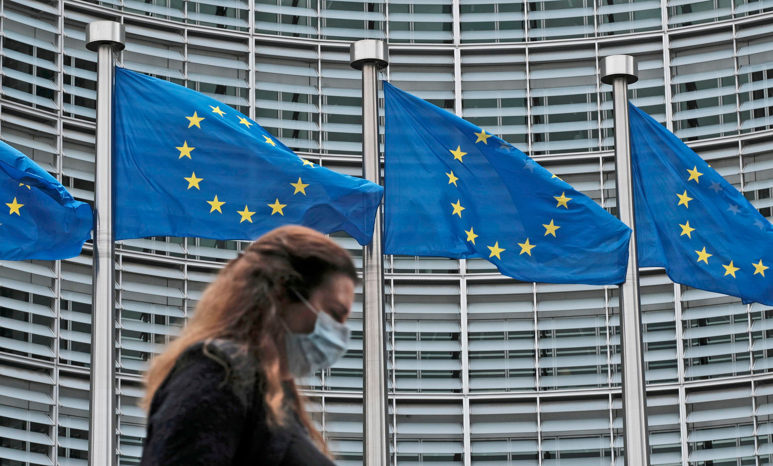 Un mostro obeso e vorace si aggira in Europa