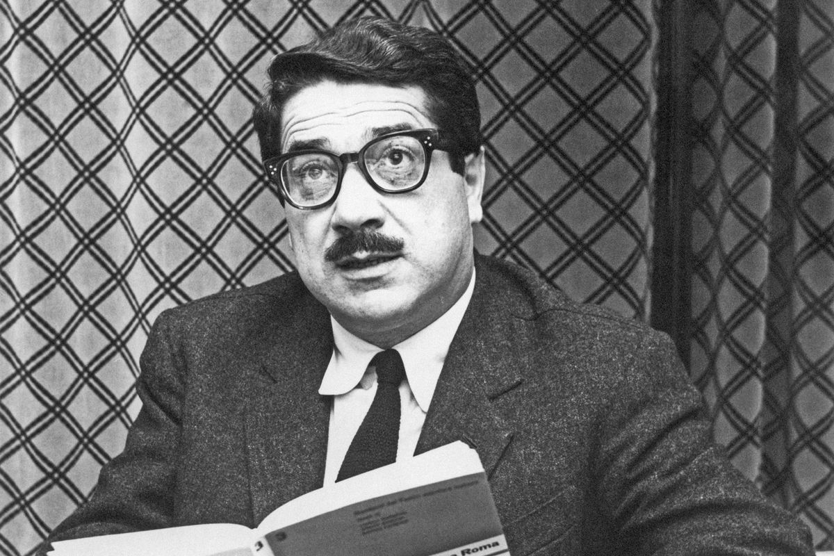 Ennio Flaiano non merita di riposare nel degrado per l’incuria della Raggi