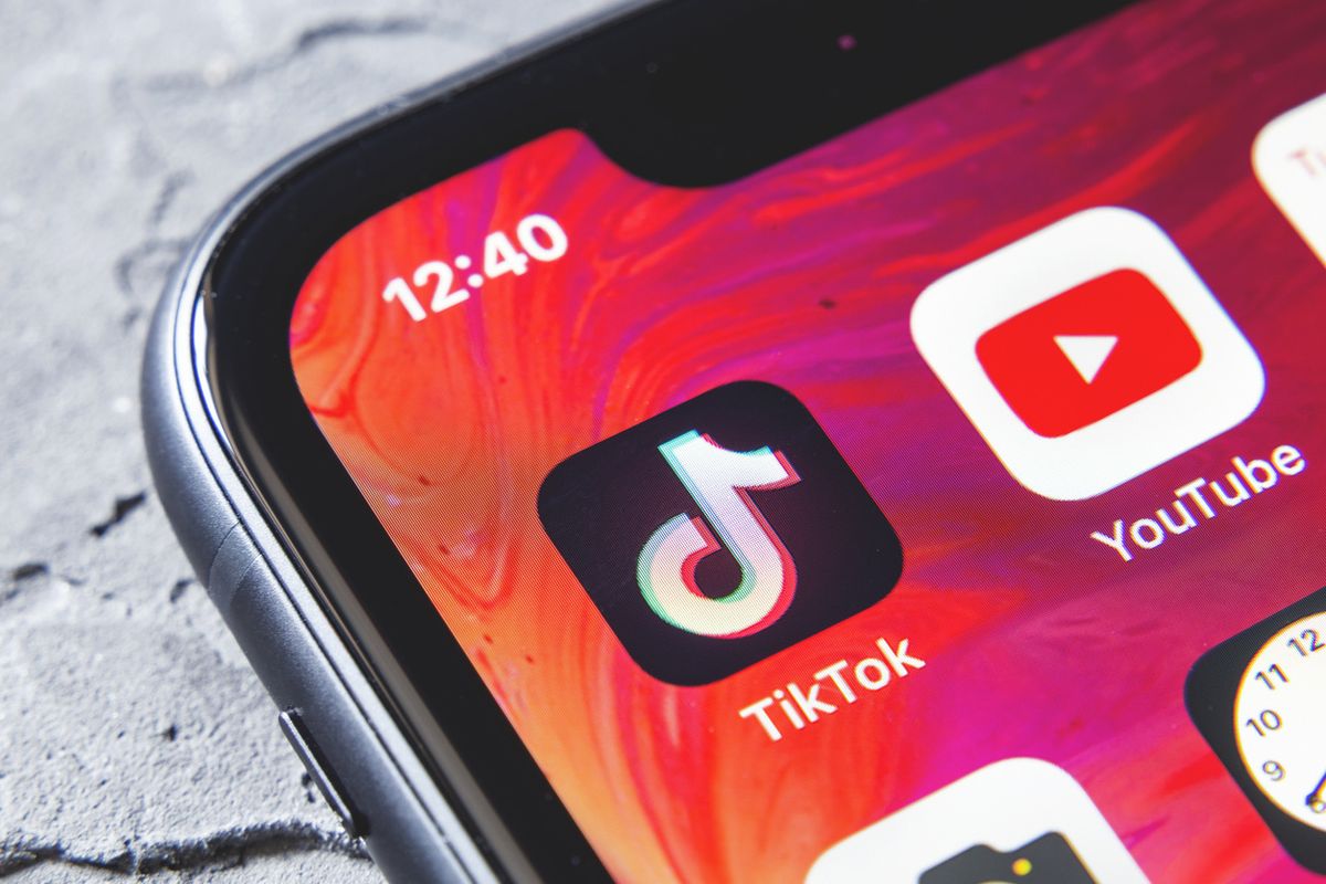 Guerra tra Tik Tok e Casa Bianca. Il numero uno del social si dimette