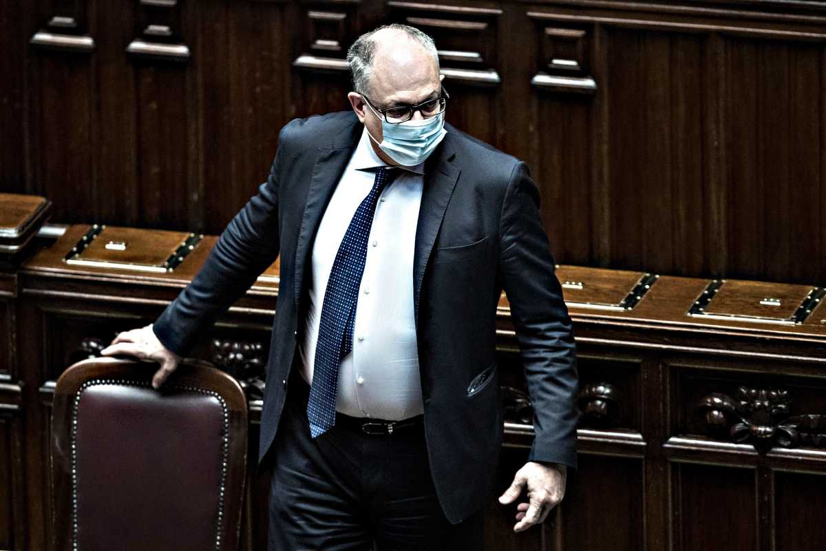 L’extra deficit sale a 25 miliardi: in Aula il governo è appeso al soccorso azzurro