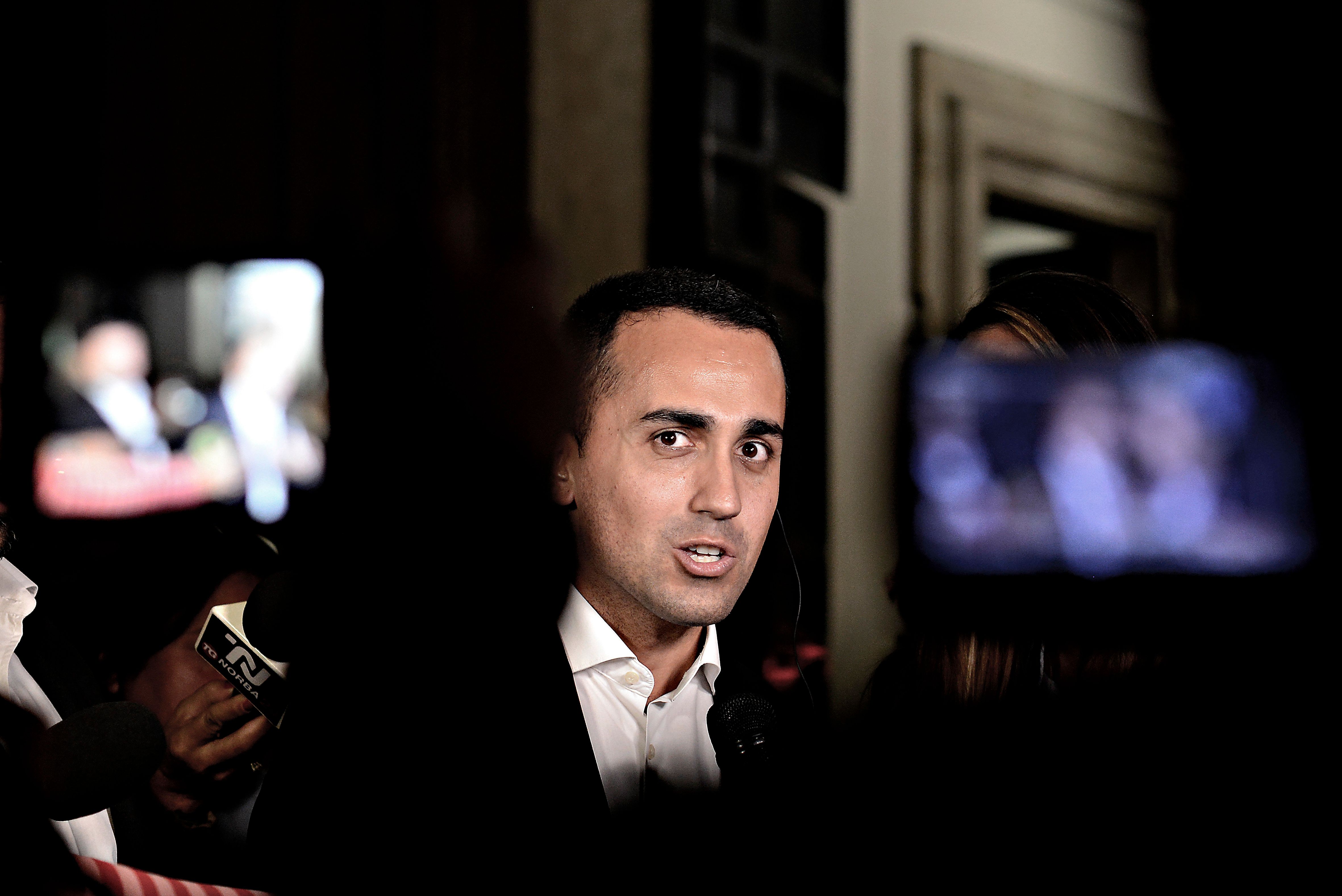 Fico, Di Maio e Di Battista si alleano per il tiro al bersaglio su Giuseppi