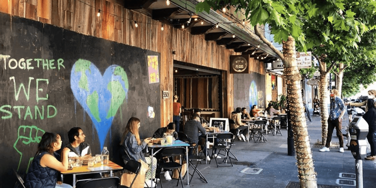 Valencia Street goes car-free on weekend evenings for outdoor shopping, dining, and drinks - Vimarsana News