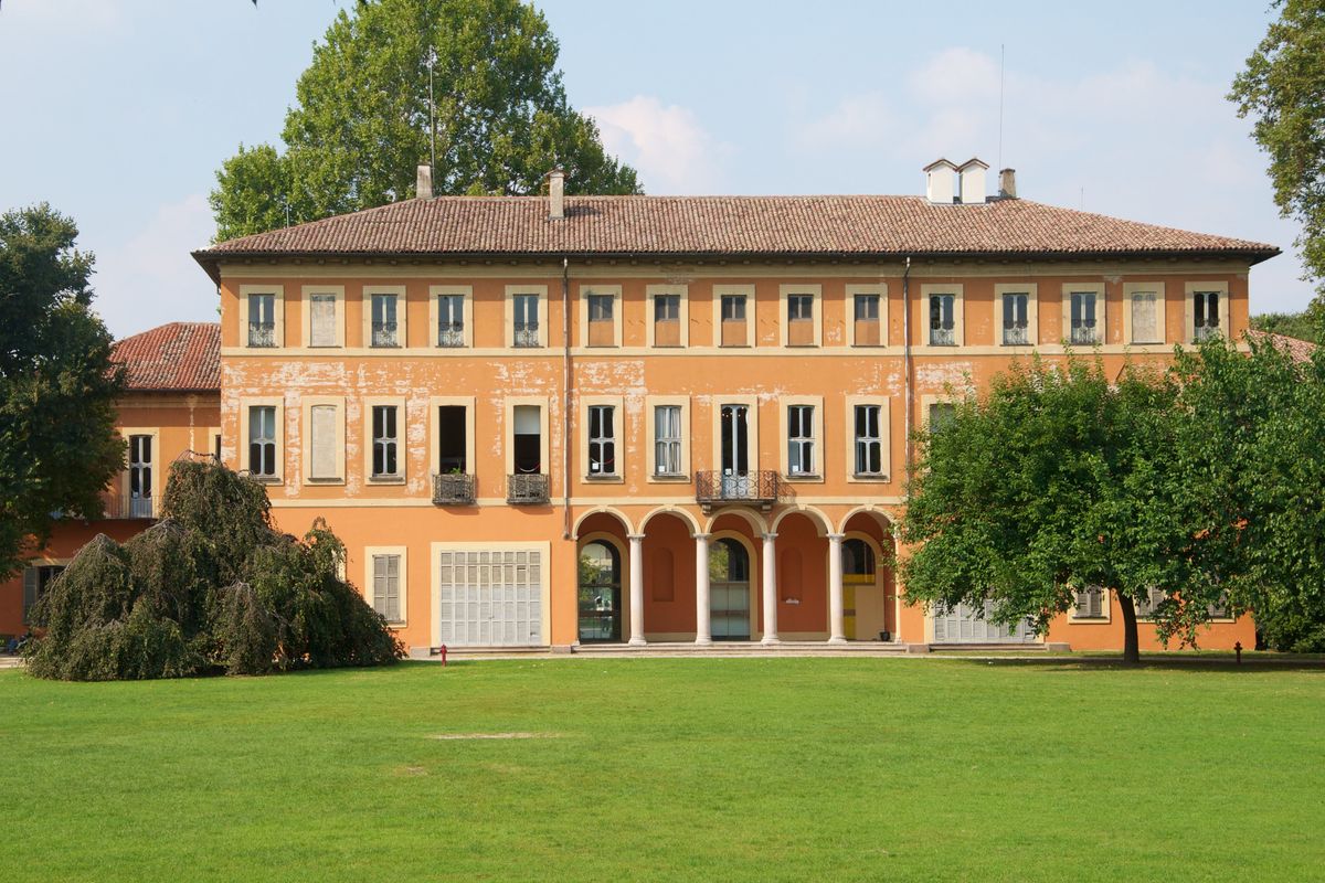 I vulcani del conte nei giardini di Villa Litta