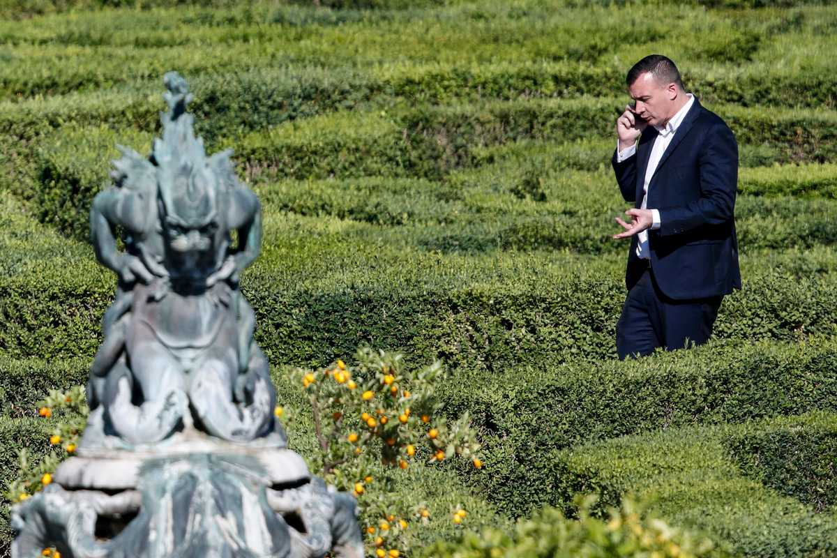 Rocco e i suoi fardelli. Tutto ciò che non torna nella versione di Casalino